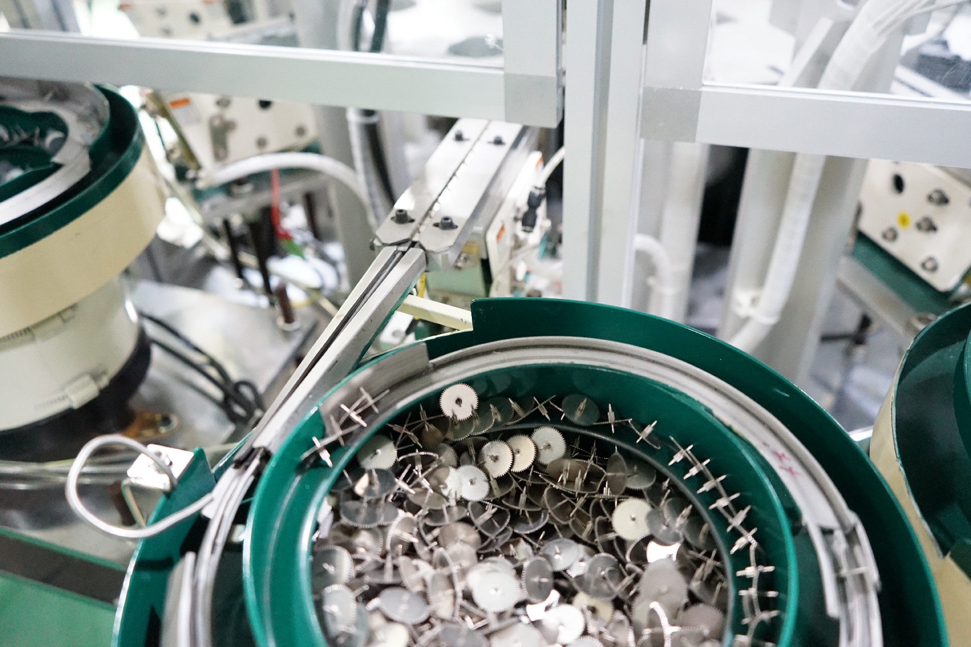 Timer assembly machine